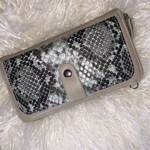 BRAND NEW- Coco + Carmen crossbody